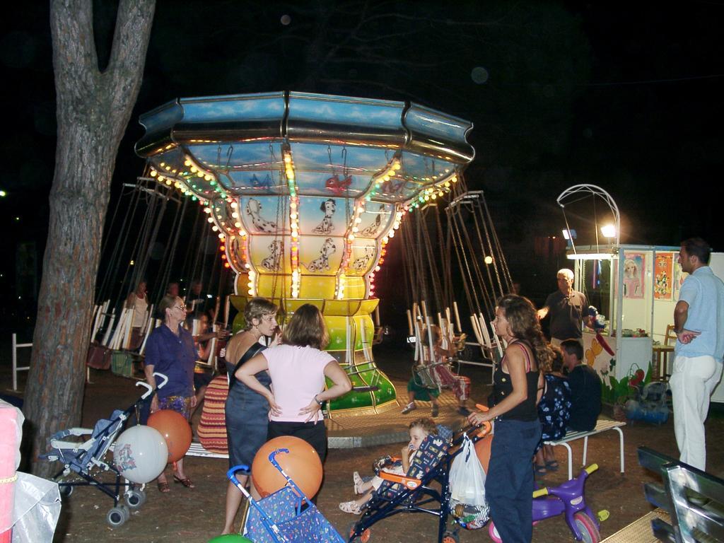 Appartamento Guido Reni Lido di Spina Luaran gambar