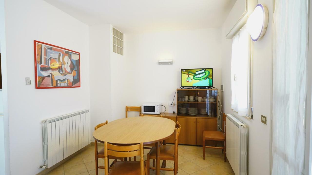 Appartamento Guido Reni Lido di Spina Luaran gambar