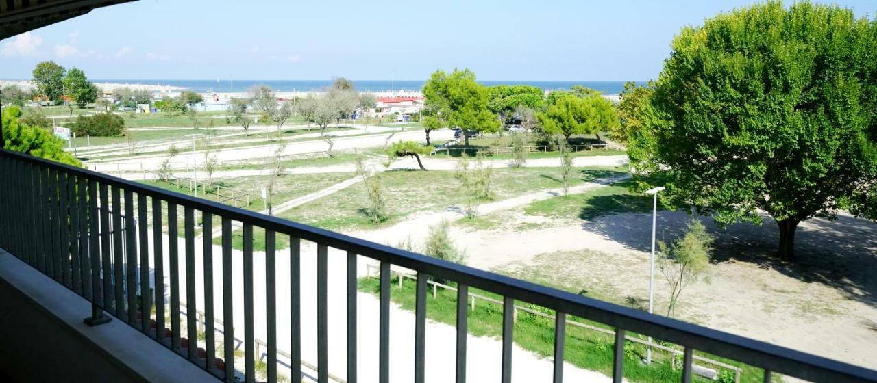 Appartamento Guido Reni Lido di Spina Luaran gambar