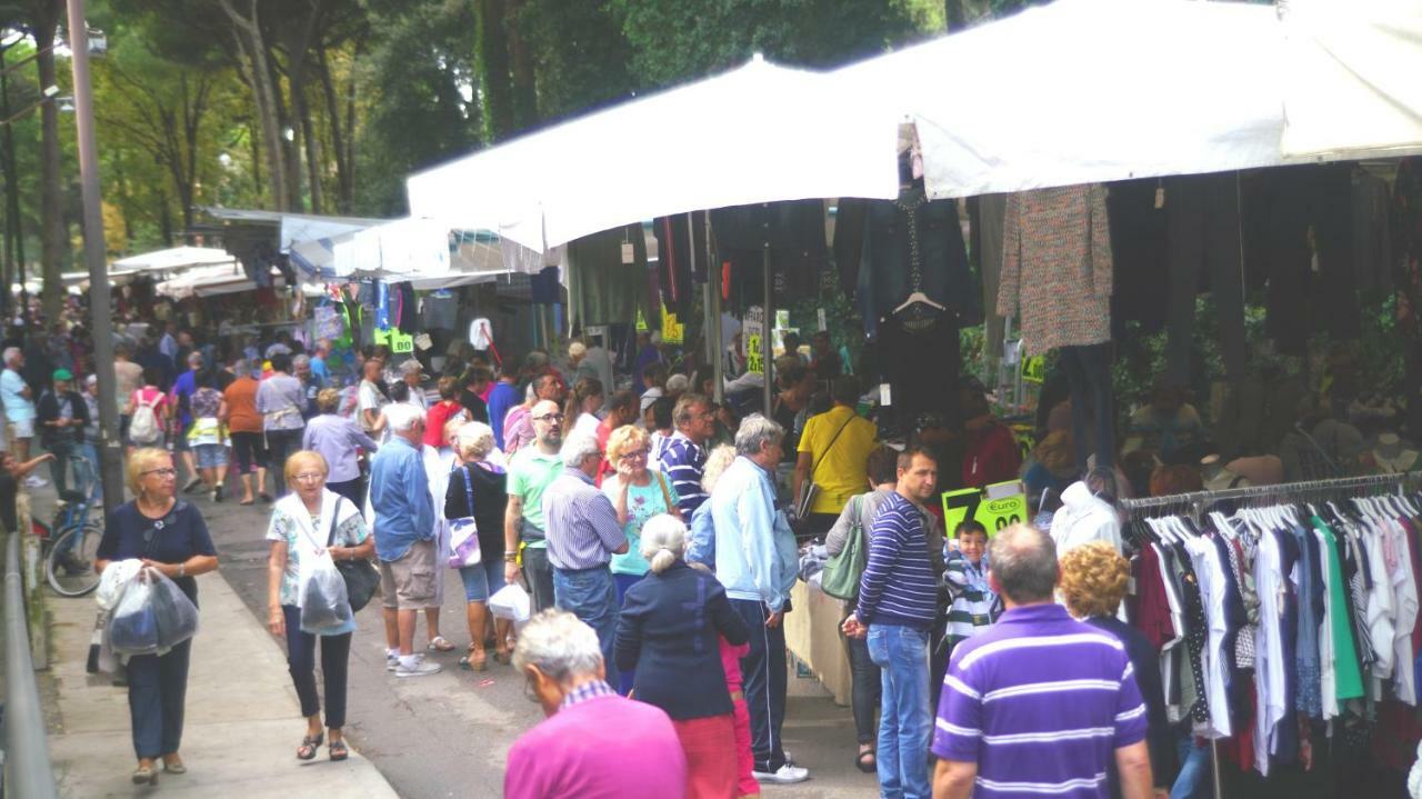 Appartamento Guido Reni Lido di Spina Luaran gambar